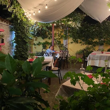 Tarello 1880 Bed & Breakfast Roppolo